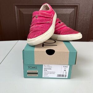 Girls size 11 Toms